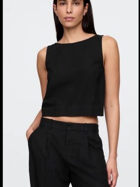 Sleeveless Black Crop Top - Modern Minimalist